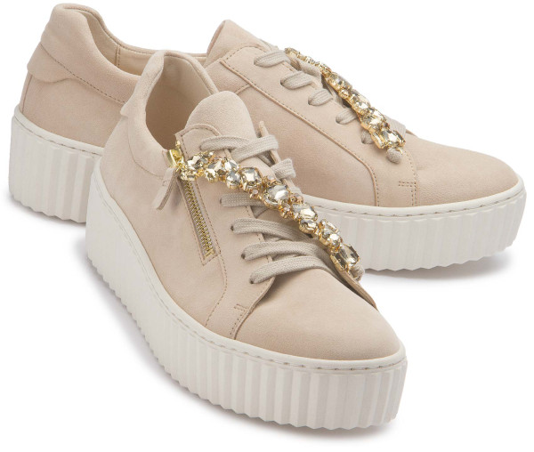 Oversized sneakers: 3000-15