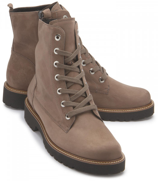 Semler lace-up boot in plus sizes: 4008-23
