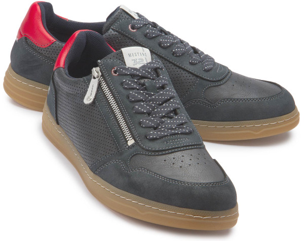 Sneakers in plus sizes: 7202-15